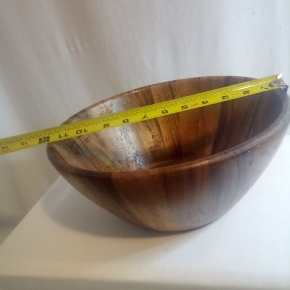 Large Wooden Bowl by Authentic Kitchen 12in diameter Beautiful Grain Lines